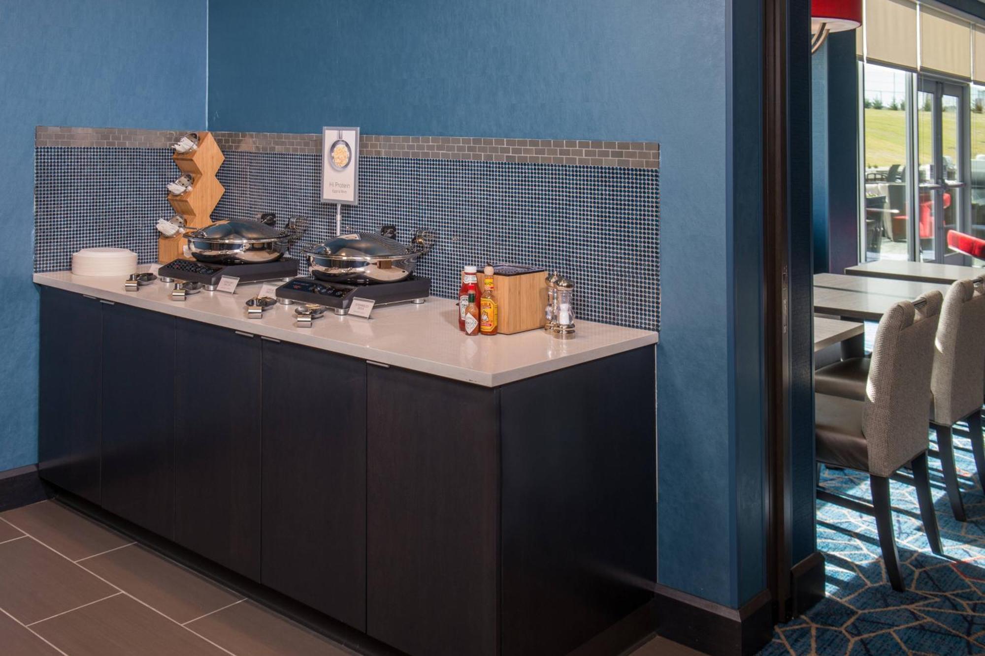 Towneplace Suites By Marriott Altoona Esterno foto