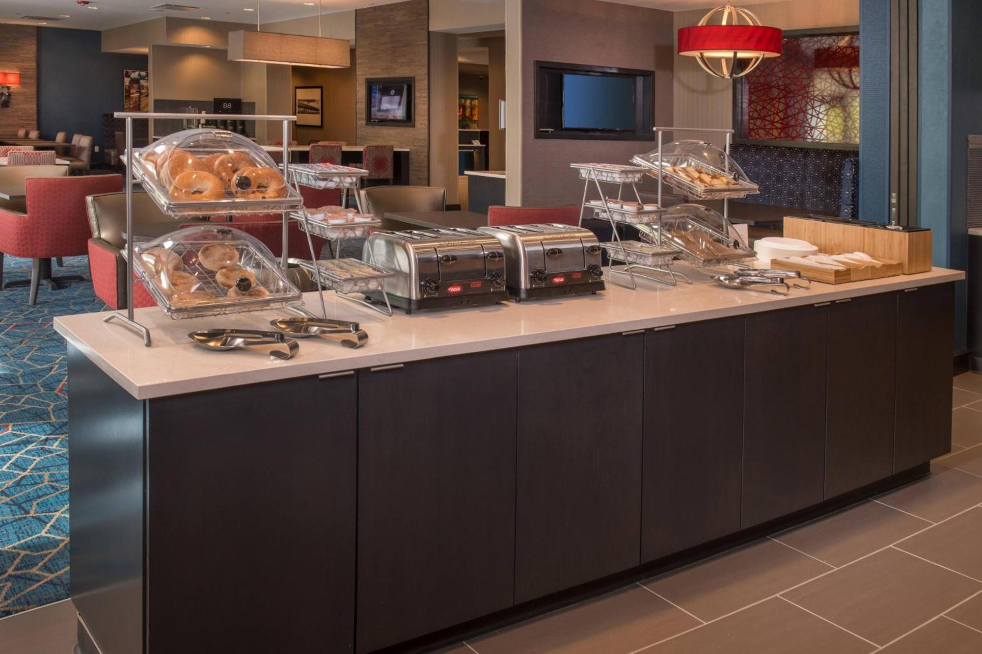 Towneplace Suites By Marriott Altoona Esterno foto