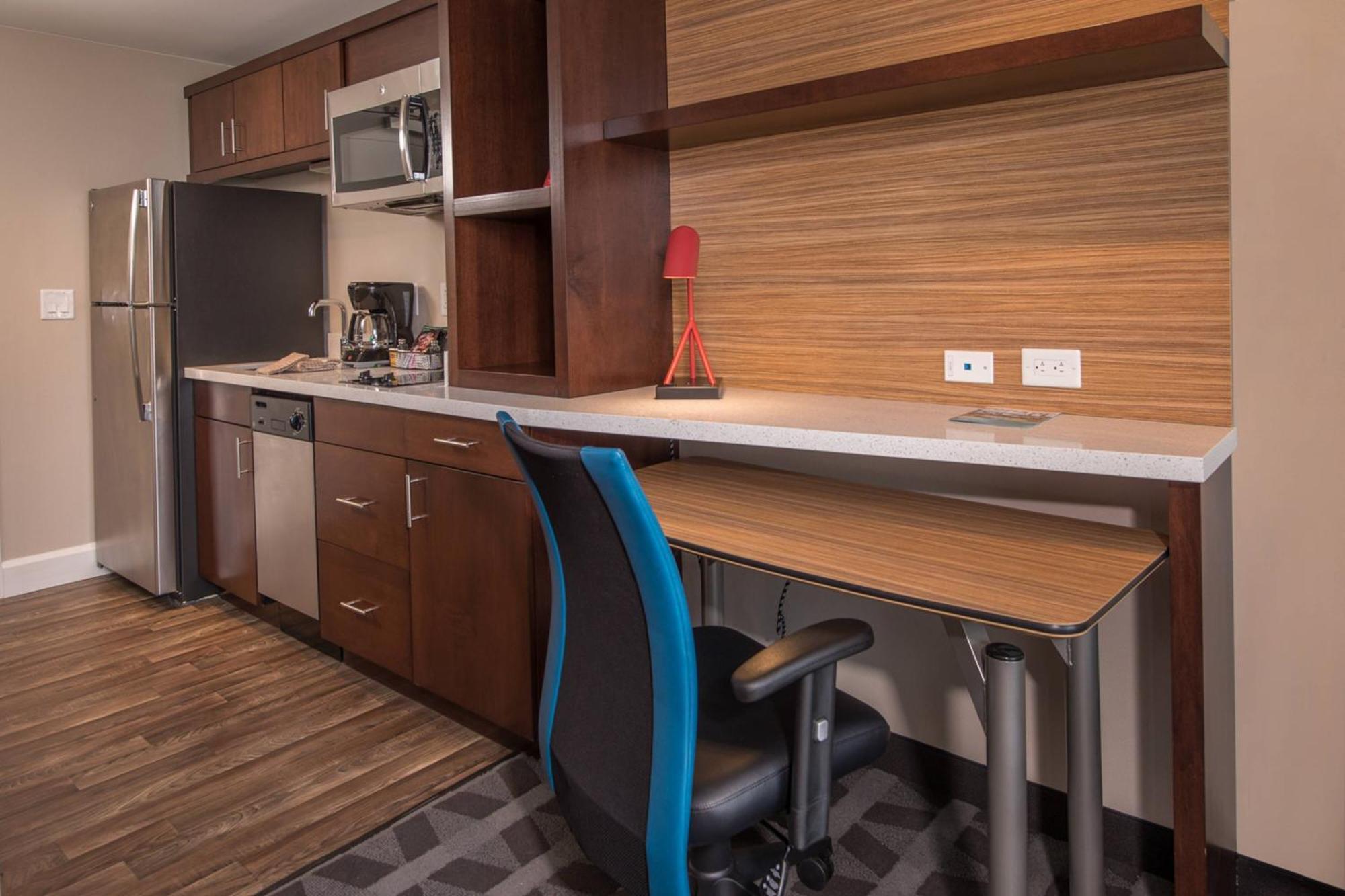 Towneplace Suites By Marriott Altoona Esterno foto