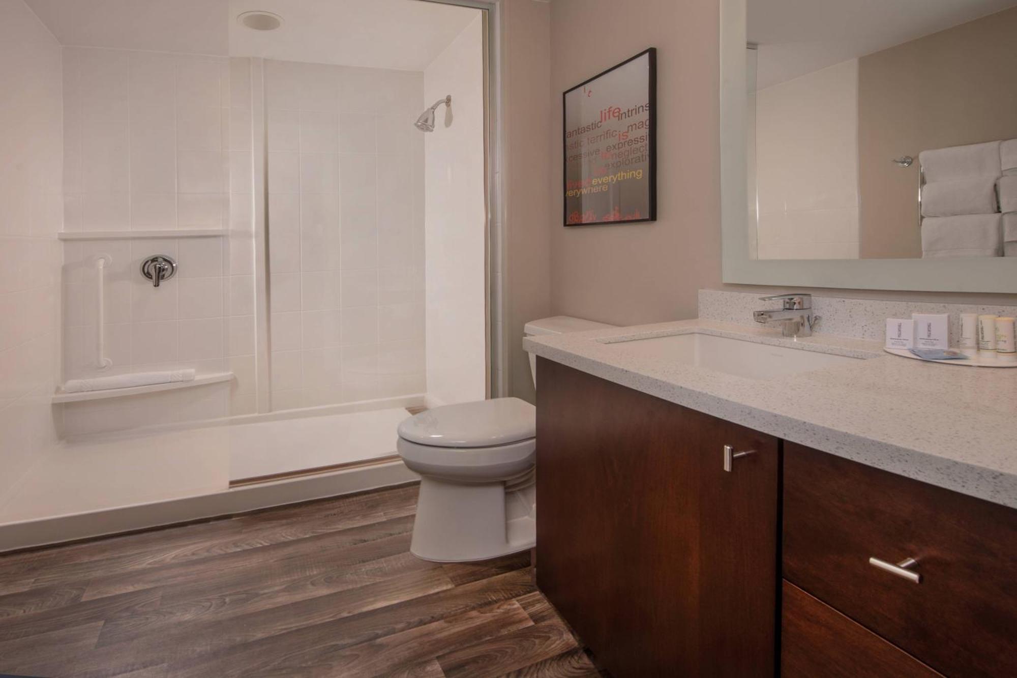 Towneplace Suites By Marriott Altoona Esterno foto