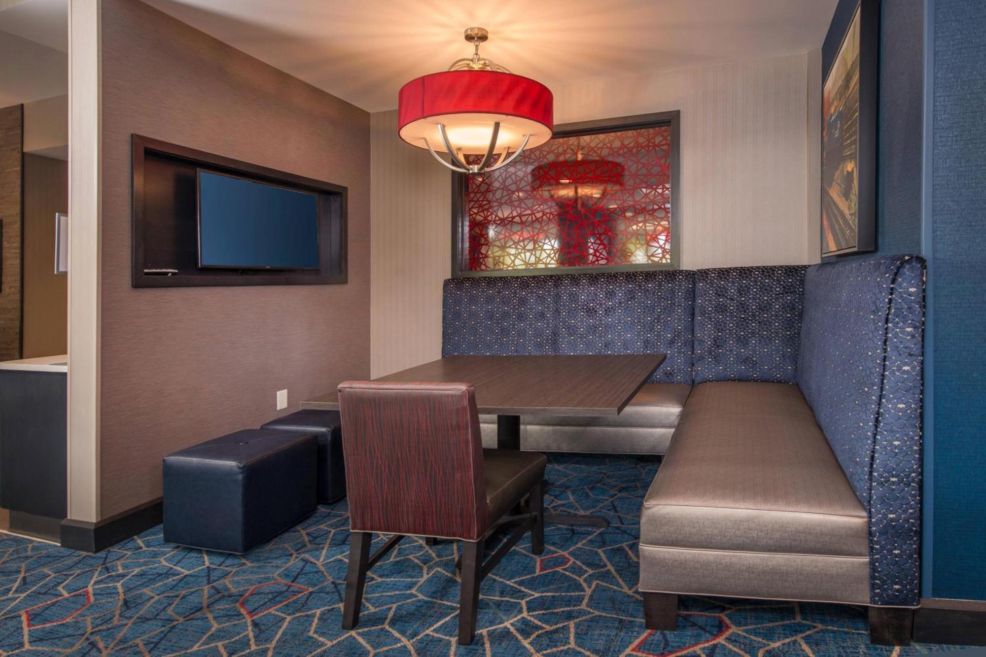Towneplace Suites By Marriott Altoona Esterno foto