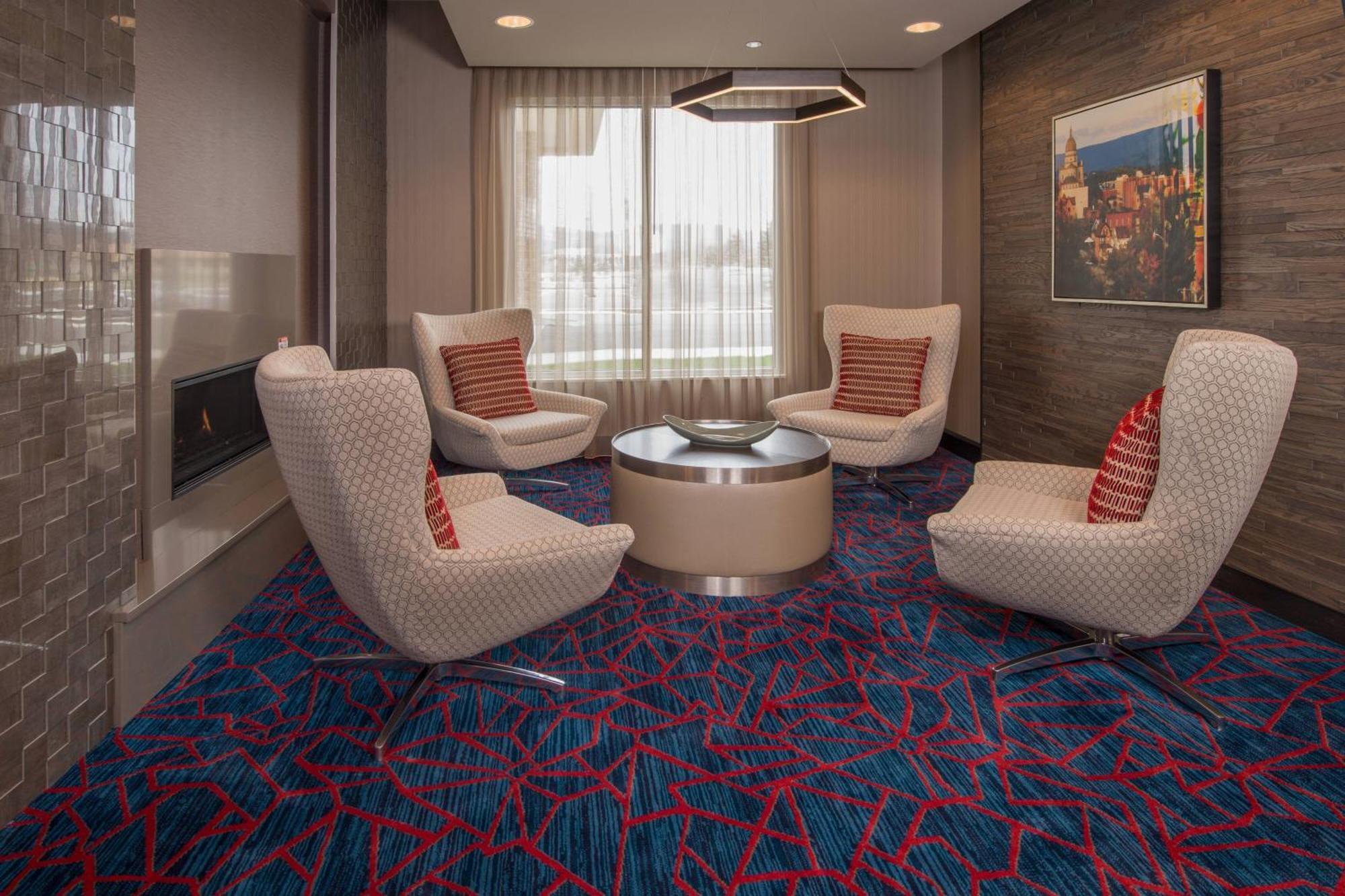 Towneplace Suites By Marriott Altoona Esterno foto