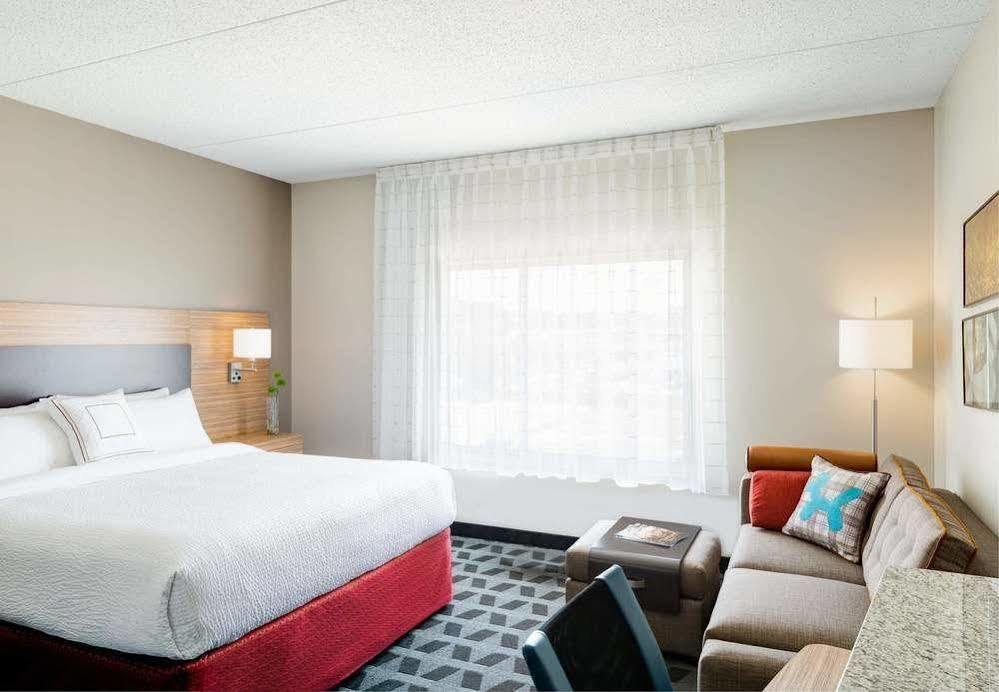 Towneplace Suites By Marriott Altoona Esterno foto